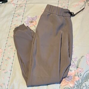 Lululemon on the fly joggers